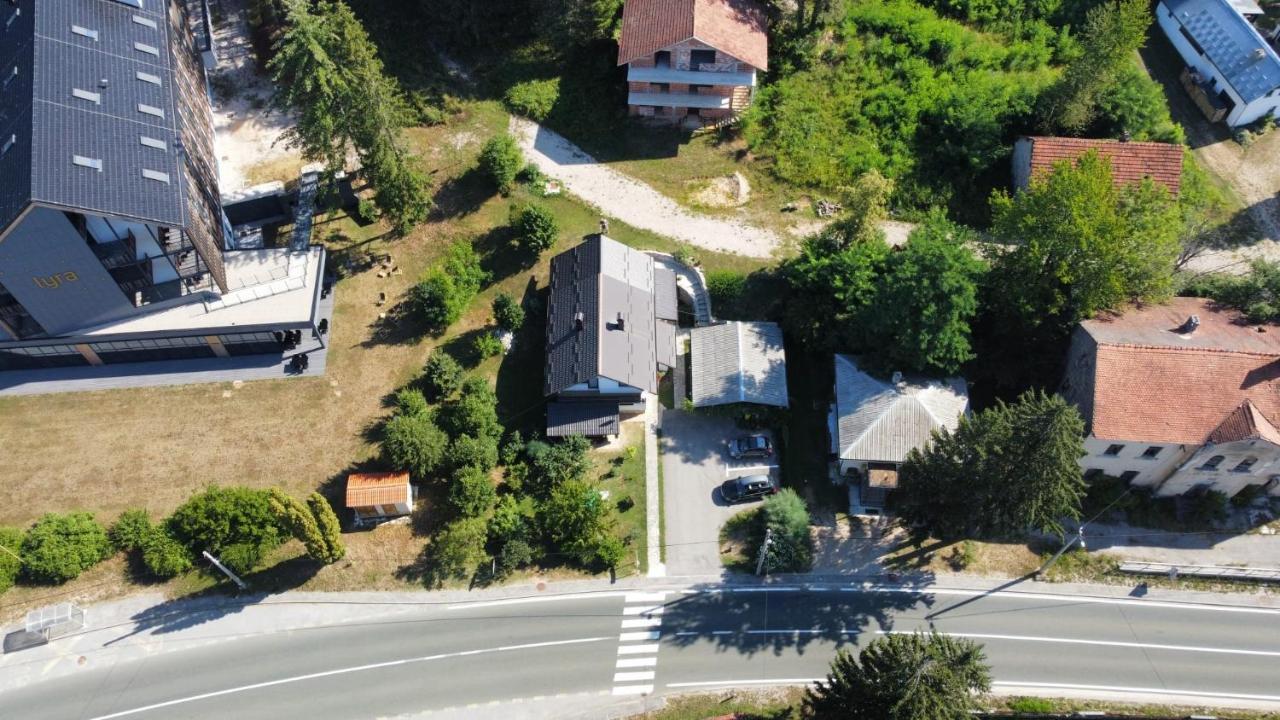 Apartment Bobic Licko Petrovo Selo Dış mekan fotoğraf