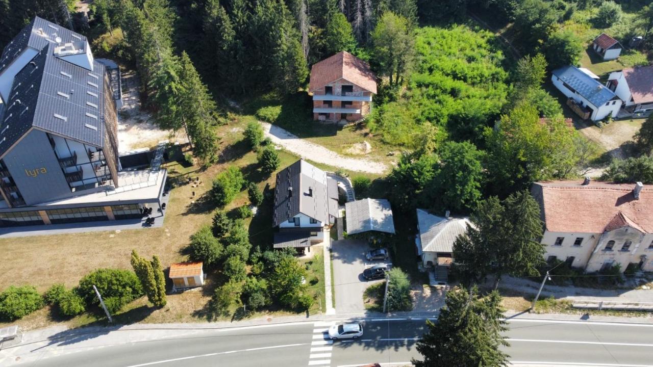 Apartment Bobic Licko Petrovo Selo Dış mekan fotoğraf